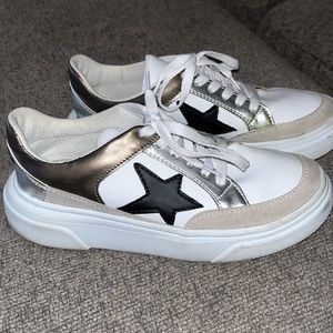 Cleo Pewter Black Star Sneakers Boutique